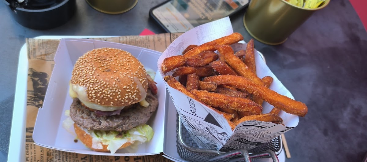 Fmr Funky Monkey Room-7